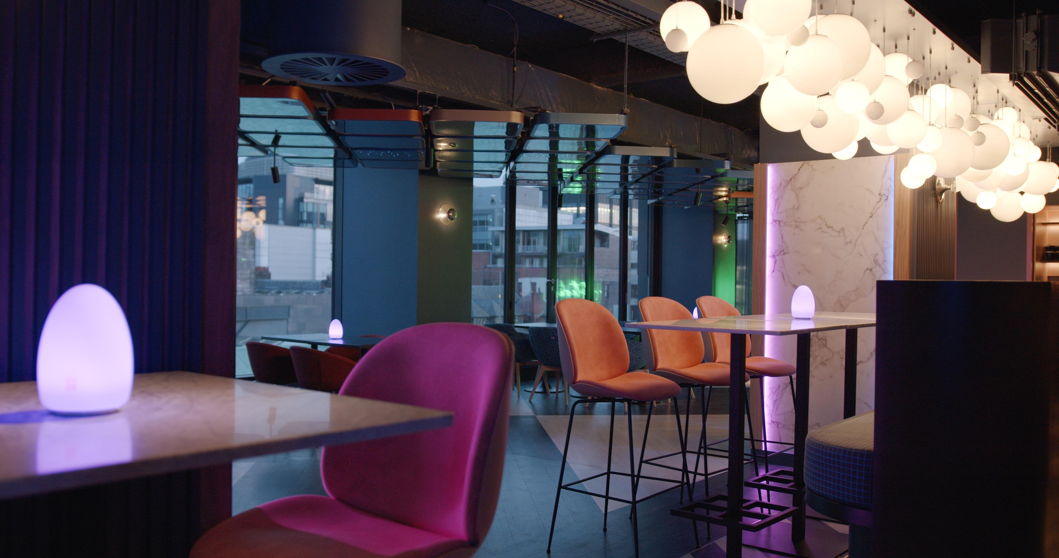 Yotel กลาสโกว์ ภายนอก รูปภาพ Interior of the bar