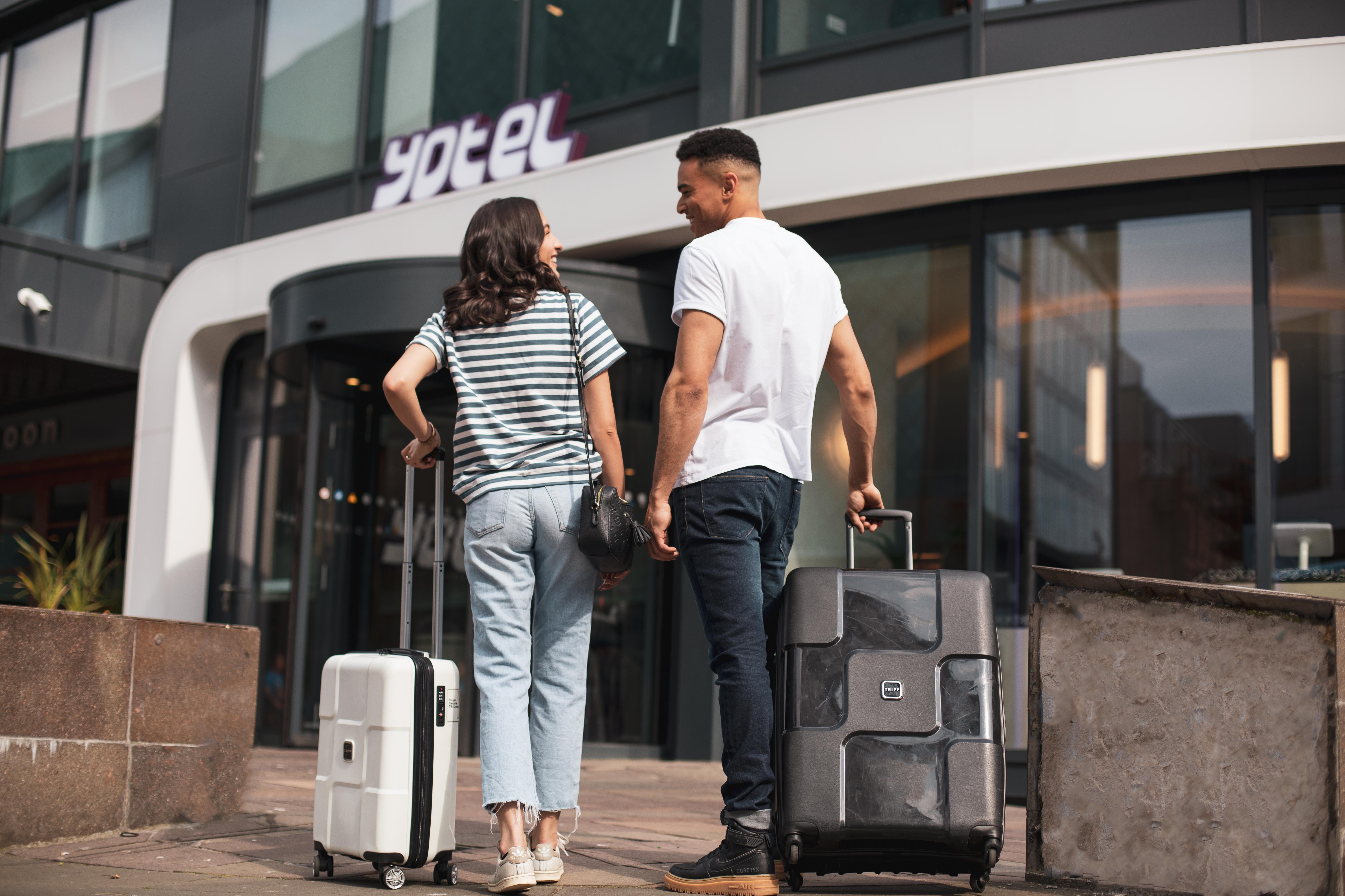 Yotel กลาสโกว์ ภายนอก รูปภาพ "I'm here to stay for a few days."